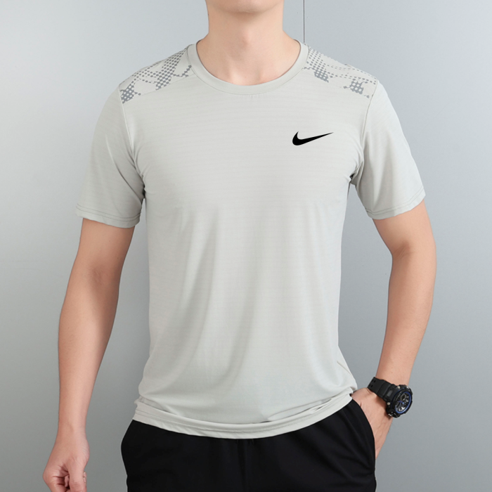 T-Shirt Nike – Blanc Motif épaule C 2